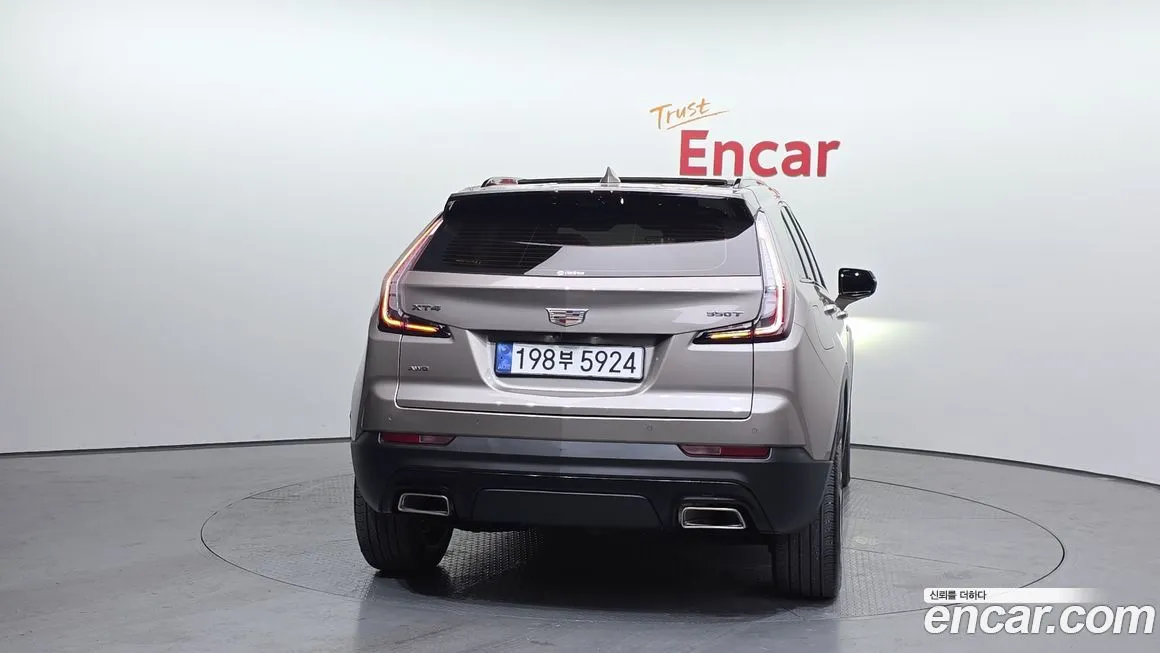 Cadillac XT4 2023 из KR, фото 5