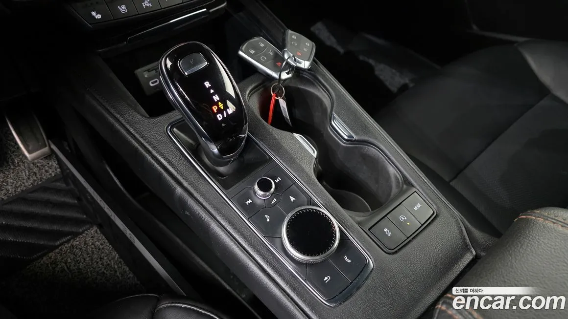 Cadillac XT4 2023 из KR, фото 3