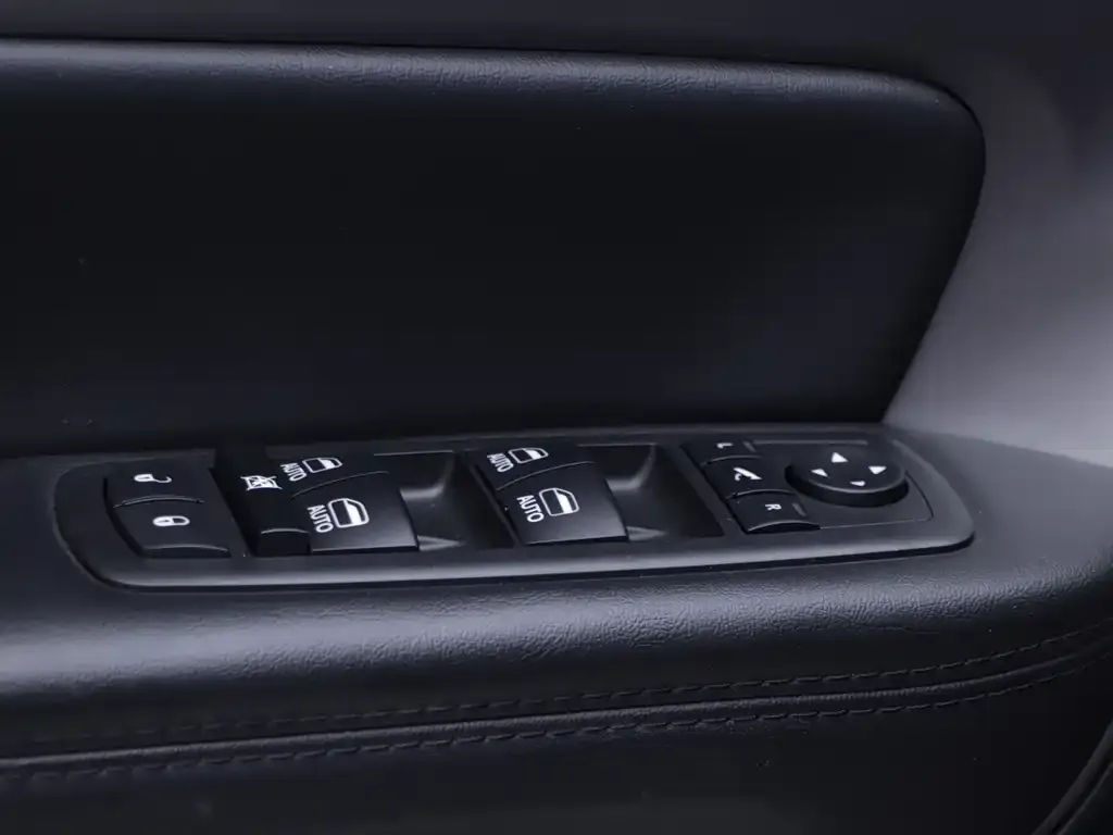 Jeep Grand Commander 2023 из CN, фото 2