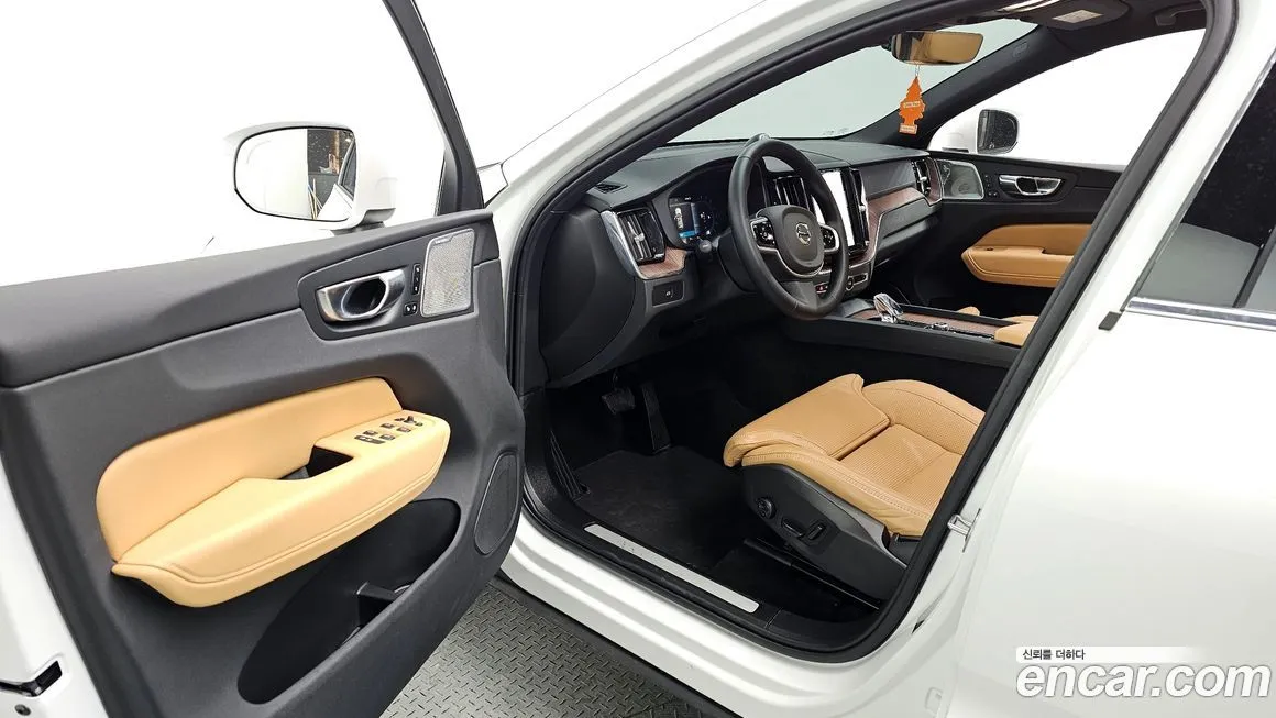 Volvo XC60 2025 из KR, фото 10