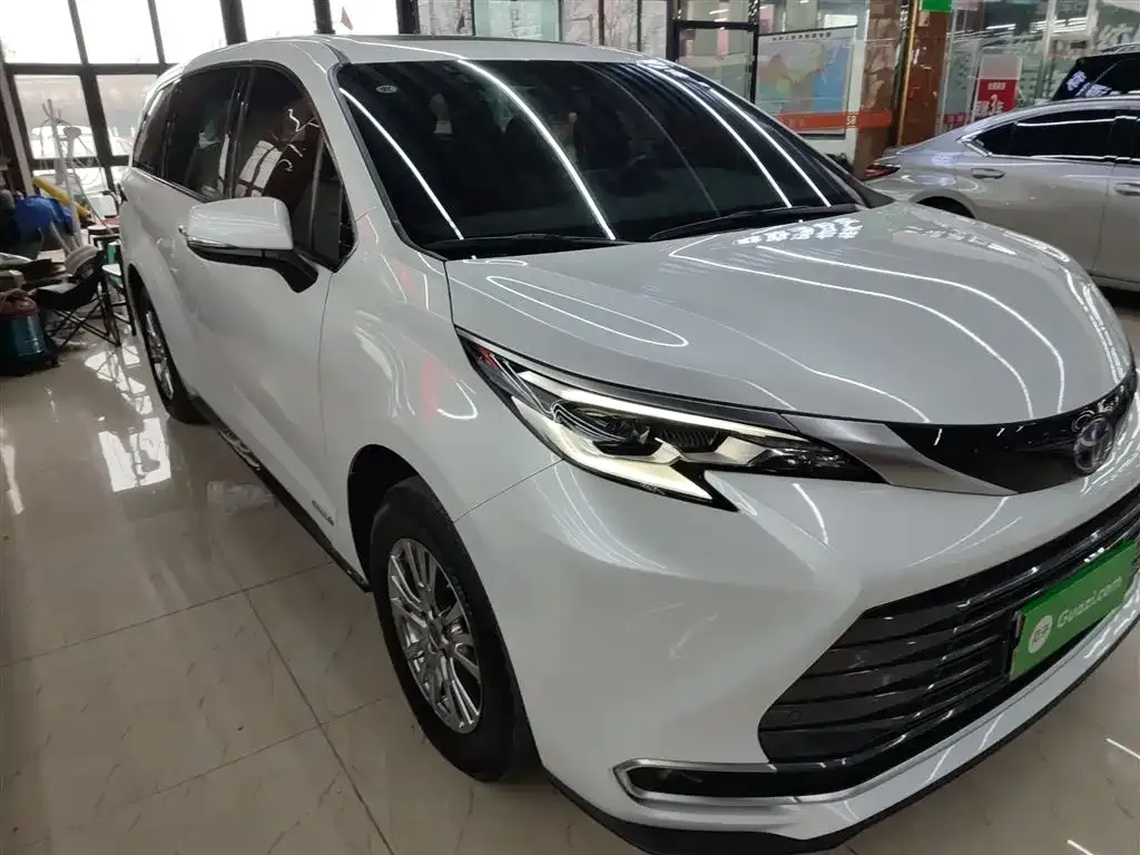Toyota Sienna 2022 из CN, фото 4