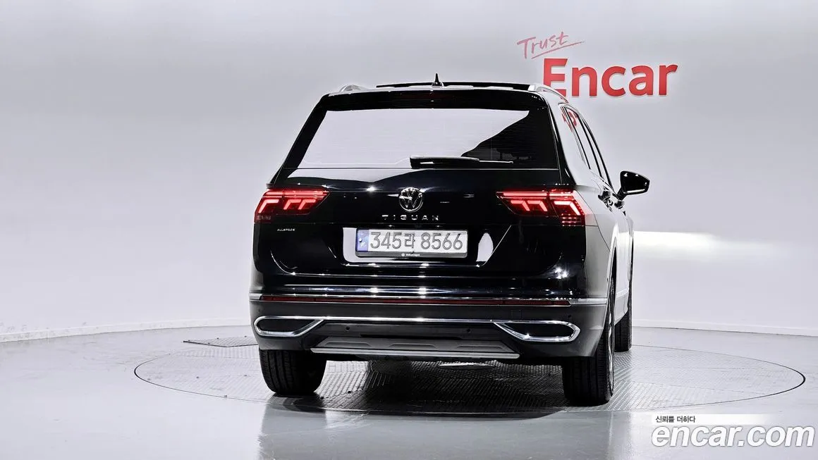 Volkswagen Tiguan — фото 4