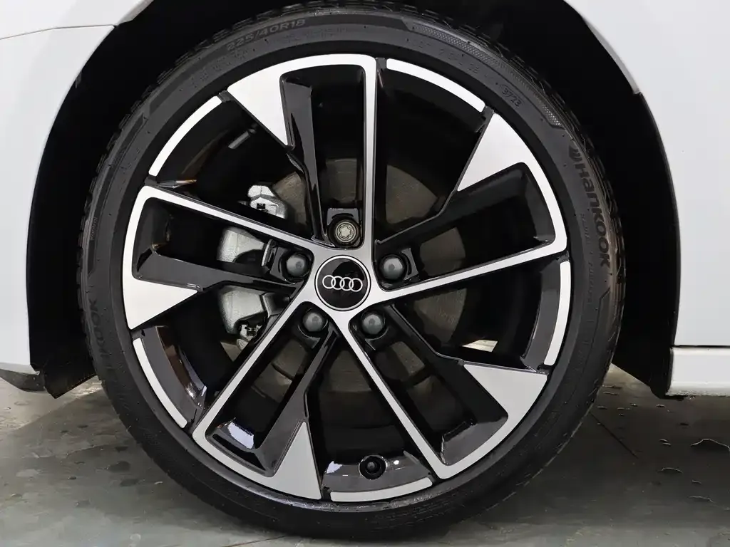 Audi A3 2024 из CN, фото 8