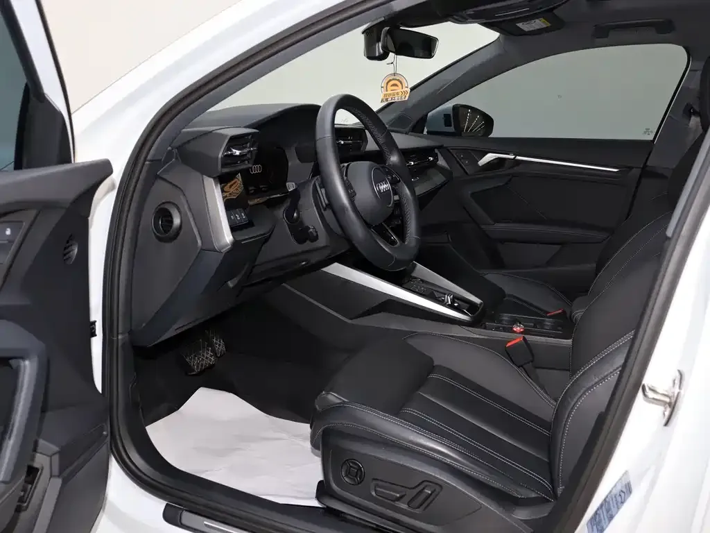 Audi A3 2024 из CN, фото 9