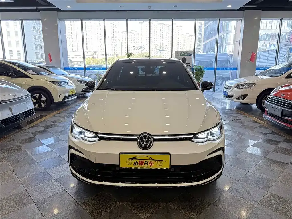 Volkswagen Golf 2024 из CN, фото 4