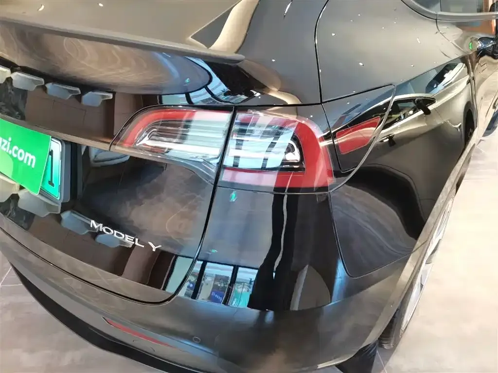 Tesla Model Y 2023 из CN, фото 3