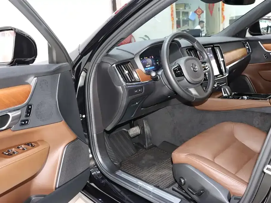 Volvo S90 PHEV 2023 из CN, фото 10