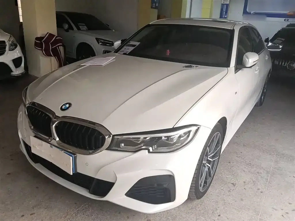 BMW 3 Series 2021 из CN, фото 1