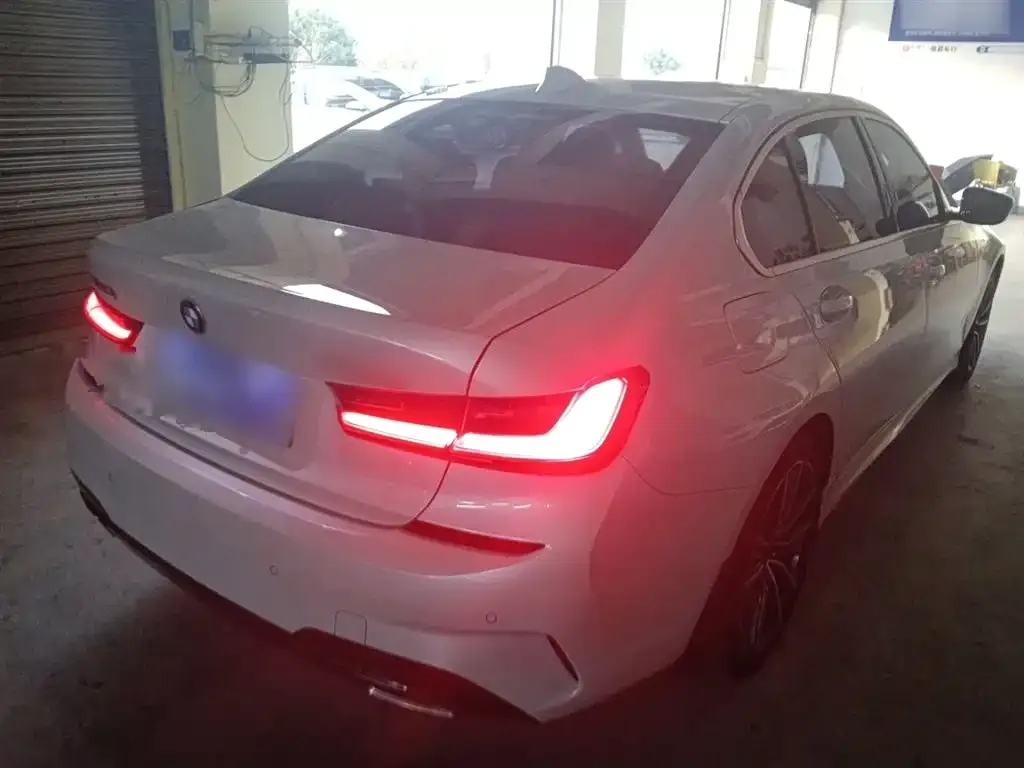 BMW 3 Series 2021 из CN, фото 2