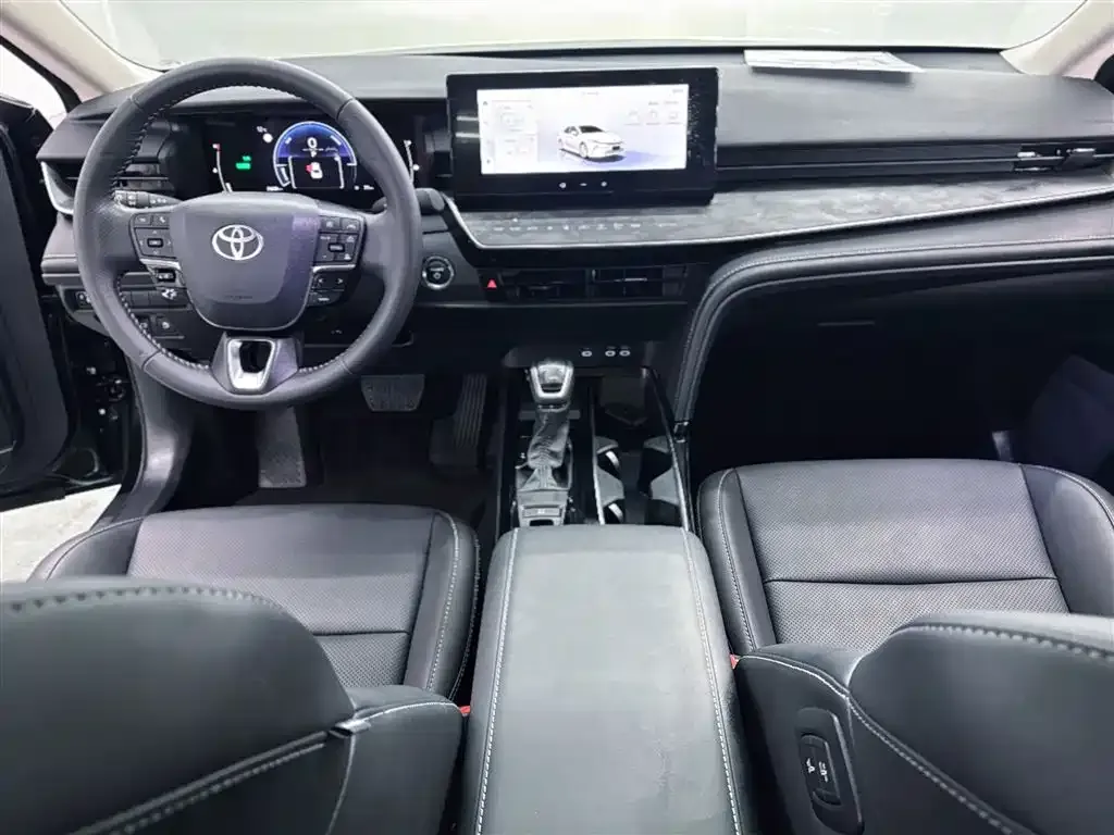 Toyota Camry 2024 из CN, фото 3