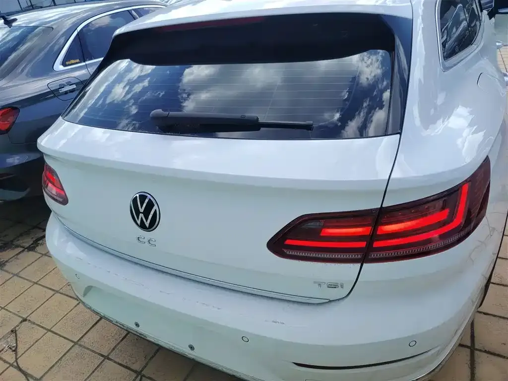 Volkswagen CC 2022 из CN, фото 9