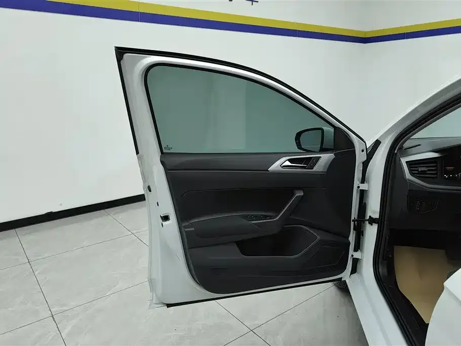 Volkswagen Polo 2023 из CN, фото 7