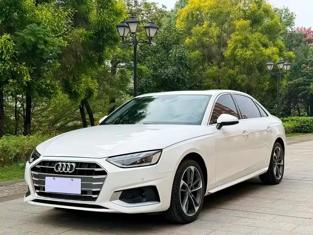 Audi A4L 2021 из CN, фото 1