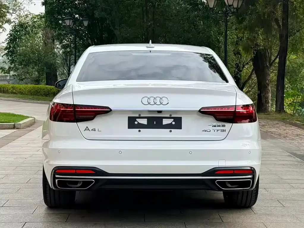 Audi A4L 2021 из CN, фото 4