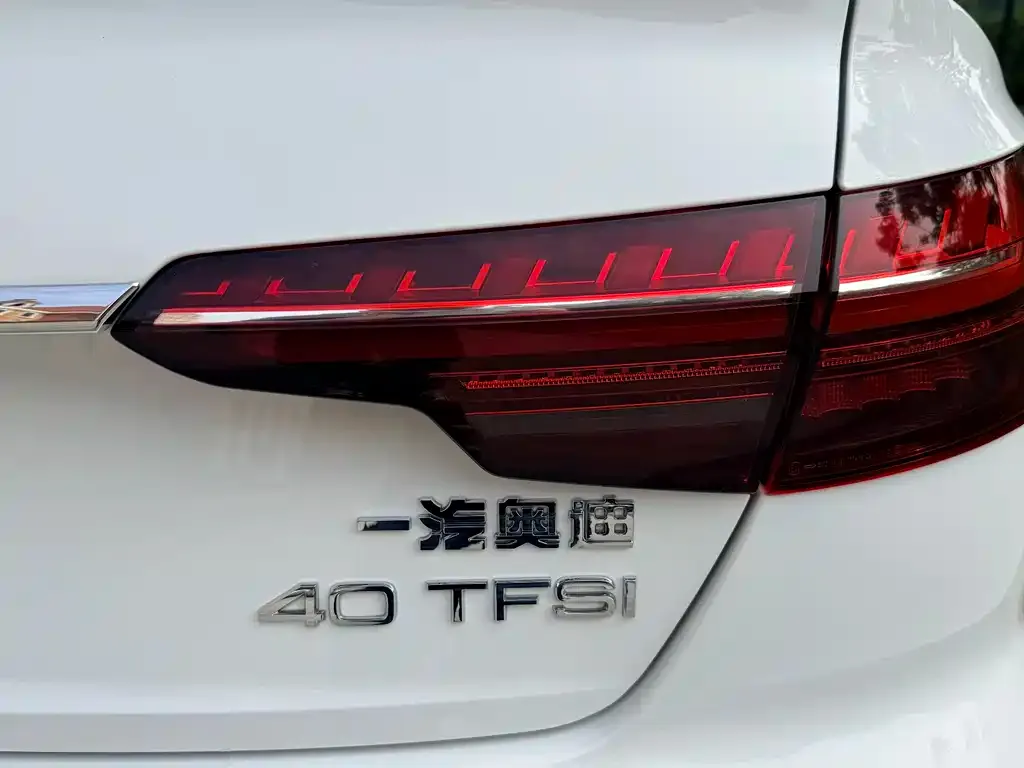 Audi A4L 2021 из CN, фото 5