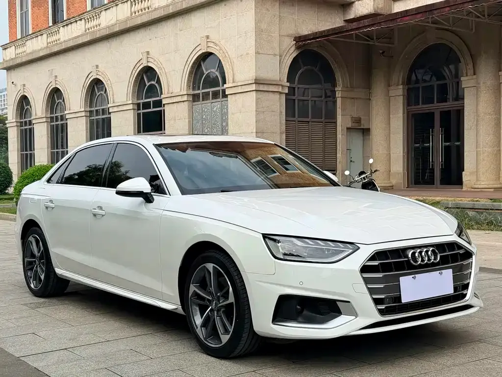 Audi A4L 2021 из CN, фото 6