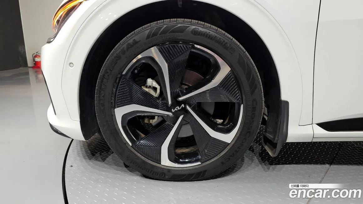 Kia EV6 2023 из KR, фото 6