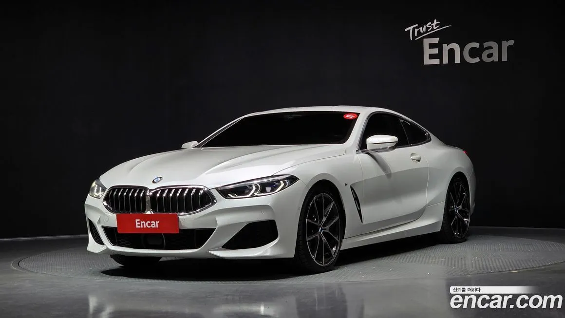 BMW 8-Series — фото 1