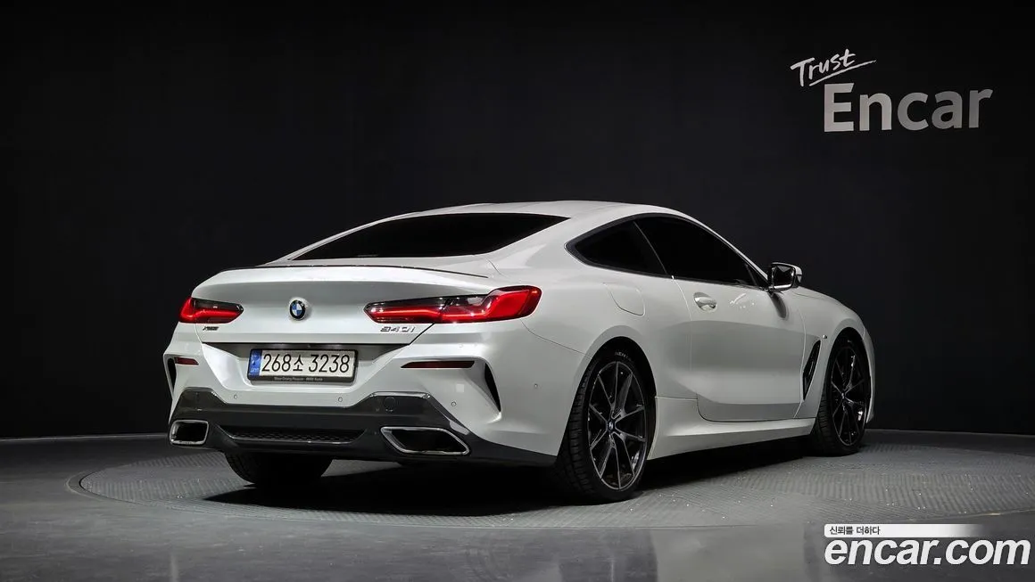 BMW 8-Series — фото 2