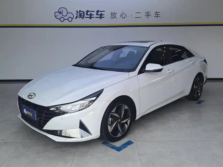 Hyundai Elantra 2023 из CN, фото 1