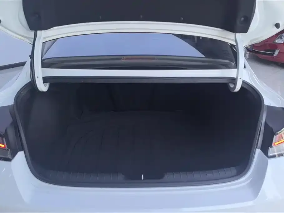 Hyundai Elantra 2023 из CN, фото 4