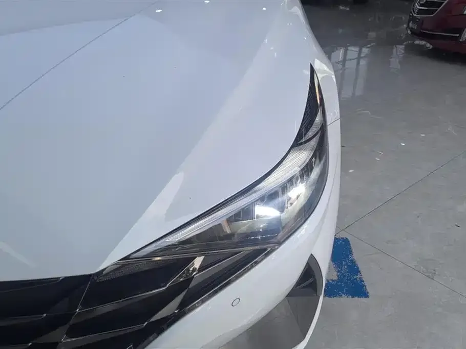 Hyundai Elantra 2023 из CN, фото 5