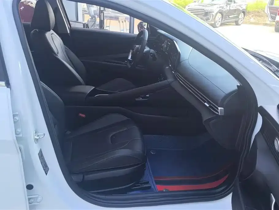 Hyundai Elantra 2023 из CN, фото 8