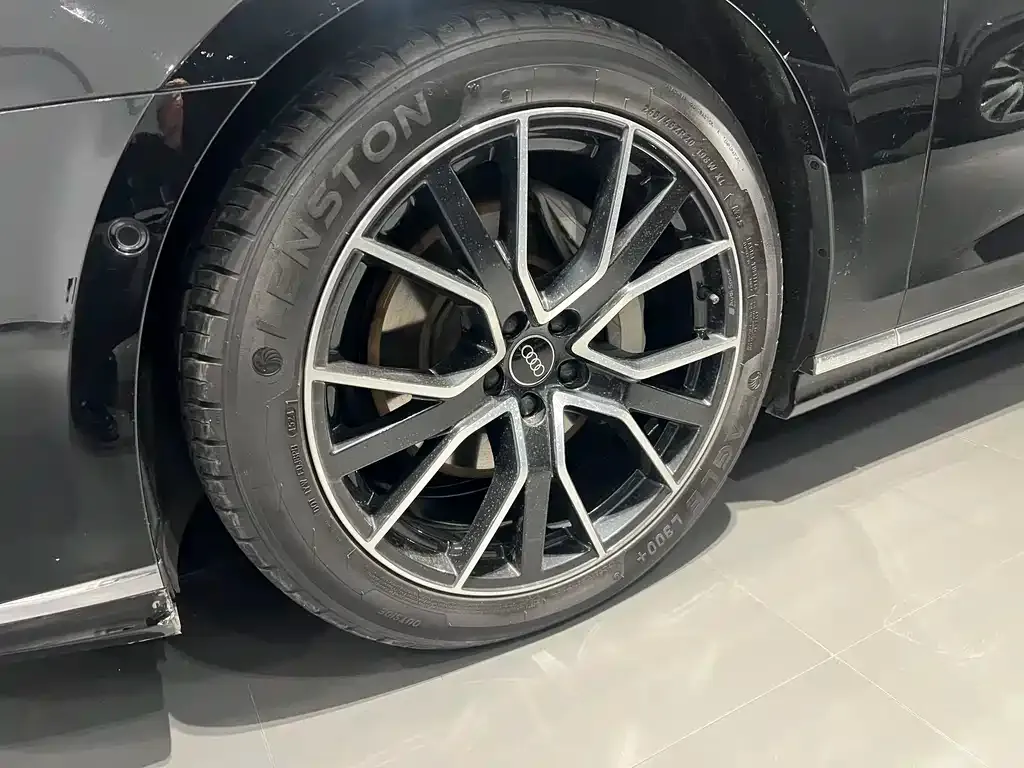 Audi A8 2023 из CN, фото 6