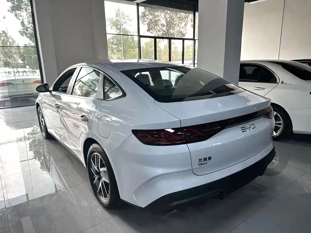 BYD Qin L — фото 8