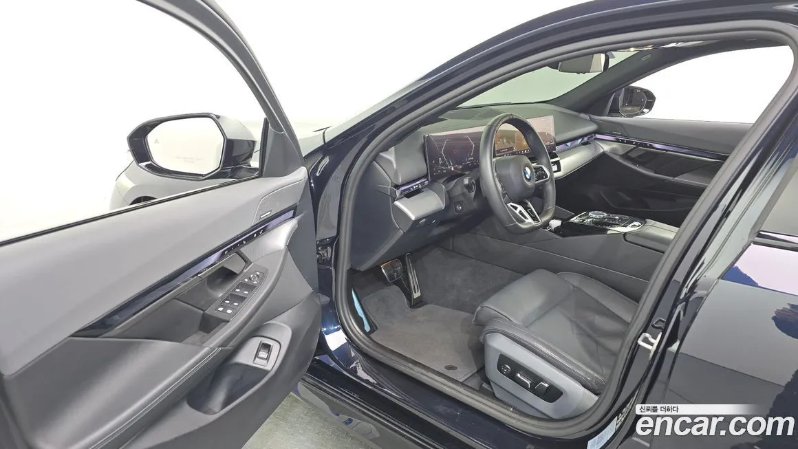 BMW 5-Series 2024 из KR, фото 5