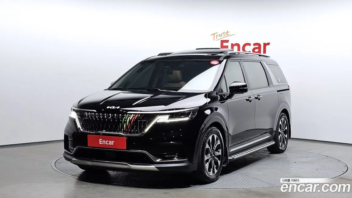 Kia Carnival — фото 1
