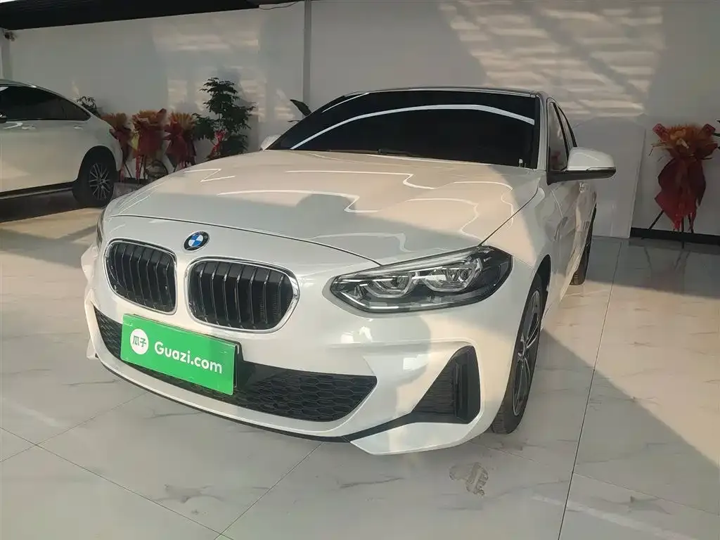 BMW 1 Series 2023 из CN, фото 1