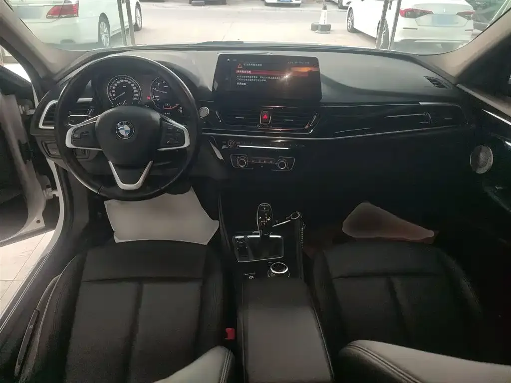 BMW 1 Series 2023 из CN, фото 10