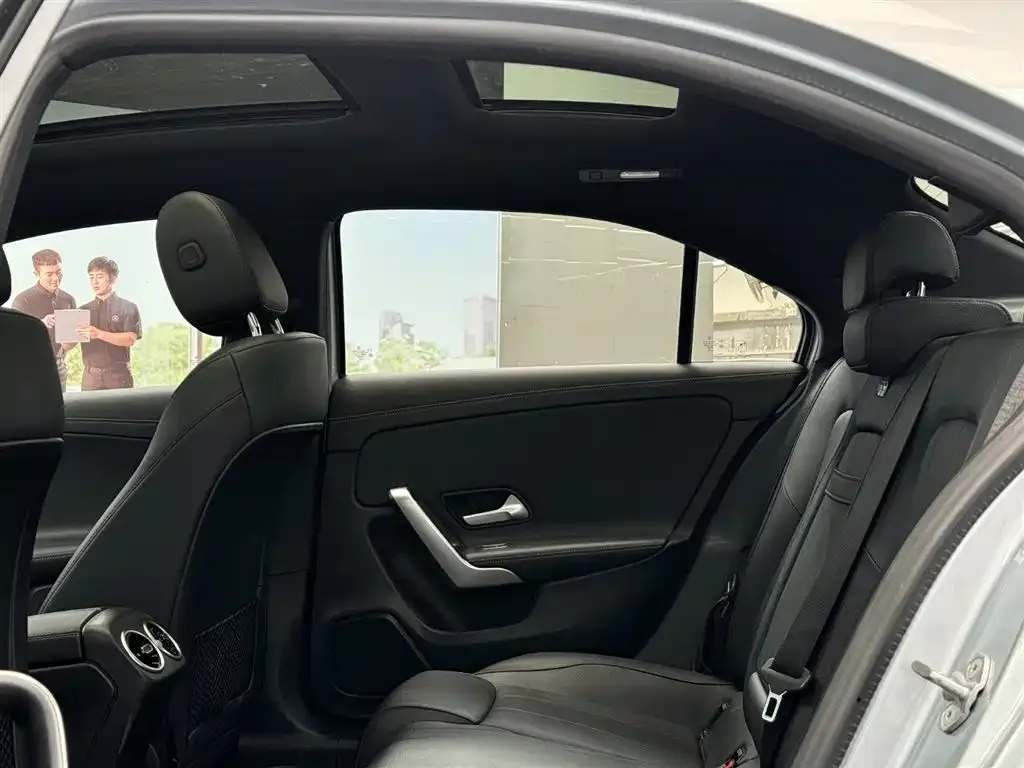 Mercedes-Benz A-Class 2023 из CN, фото 9