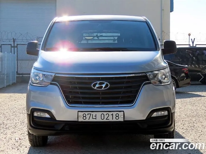 Hyundai Starex 2021 из KR, фото 2