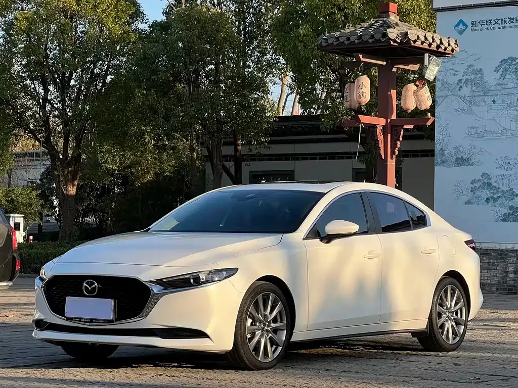 Mazda 3 Axela 2022 из CN, фото 1