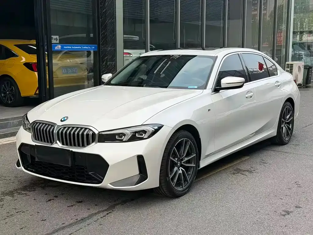 BMW 3 Series 2023 из CN, фото 1