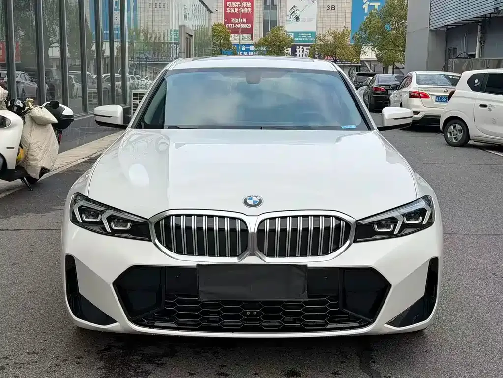 BMW 3 Series 2023 из CN, фото 9