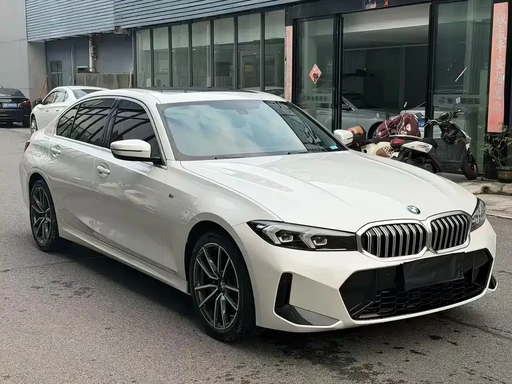 BMW 3 Series 2023 из CN, фото 10