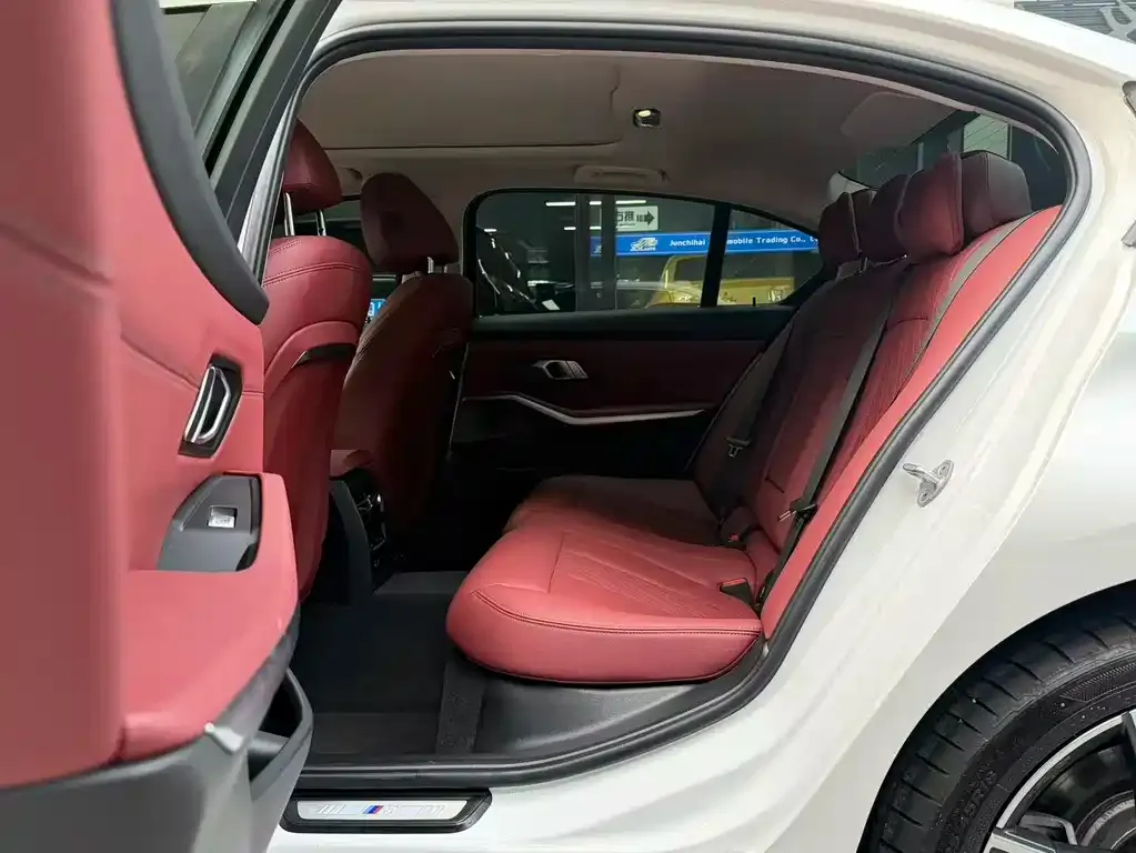 BMW 3 Series 2023 из CN, фото 3