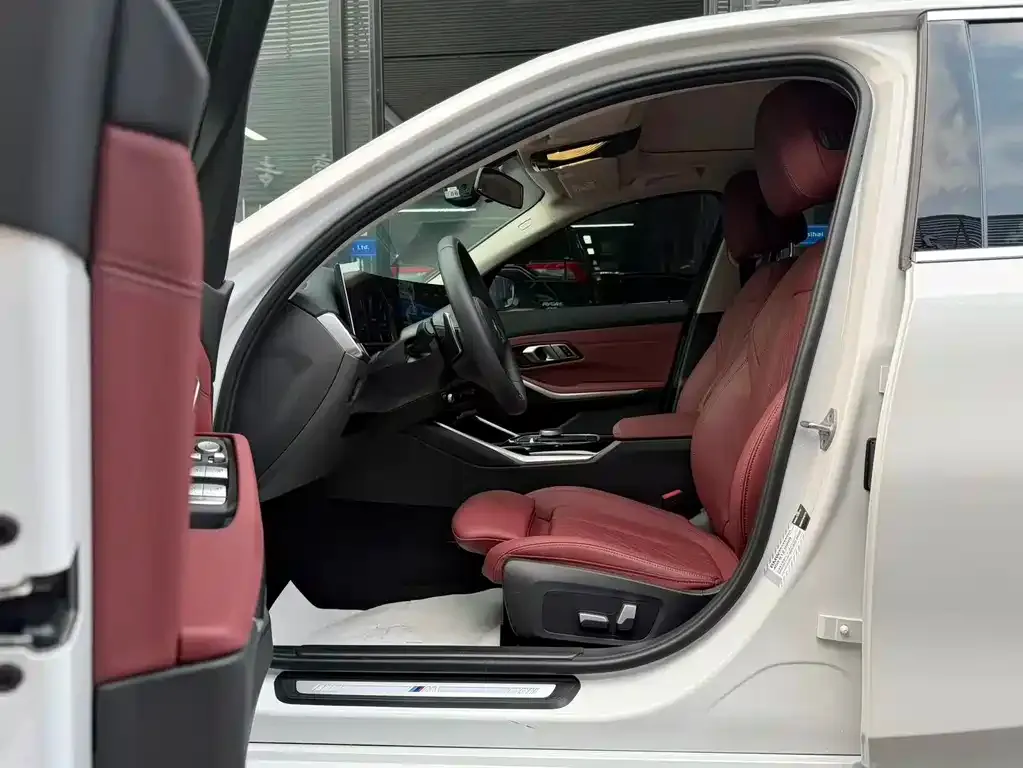 BMW 3 Series 2023 из CN, фото 4