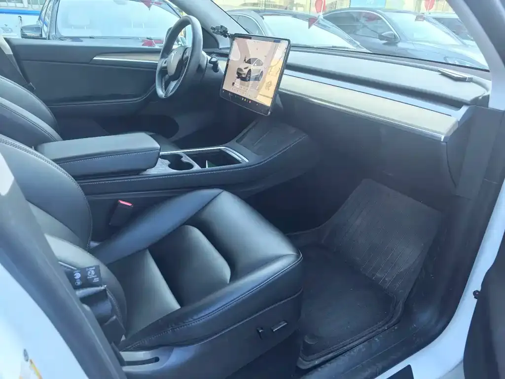 Tesla Model Y 2023 из CN, фото 3