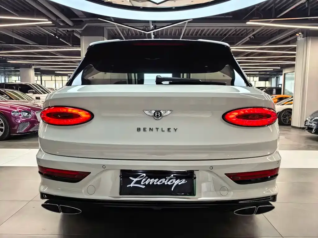 Bentley Bentayga PHEV — фото 7