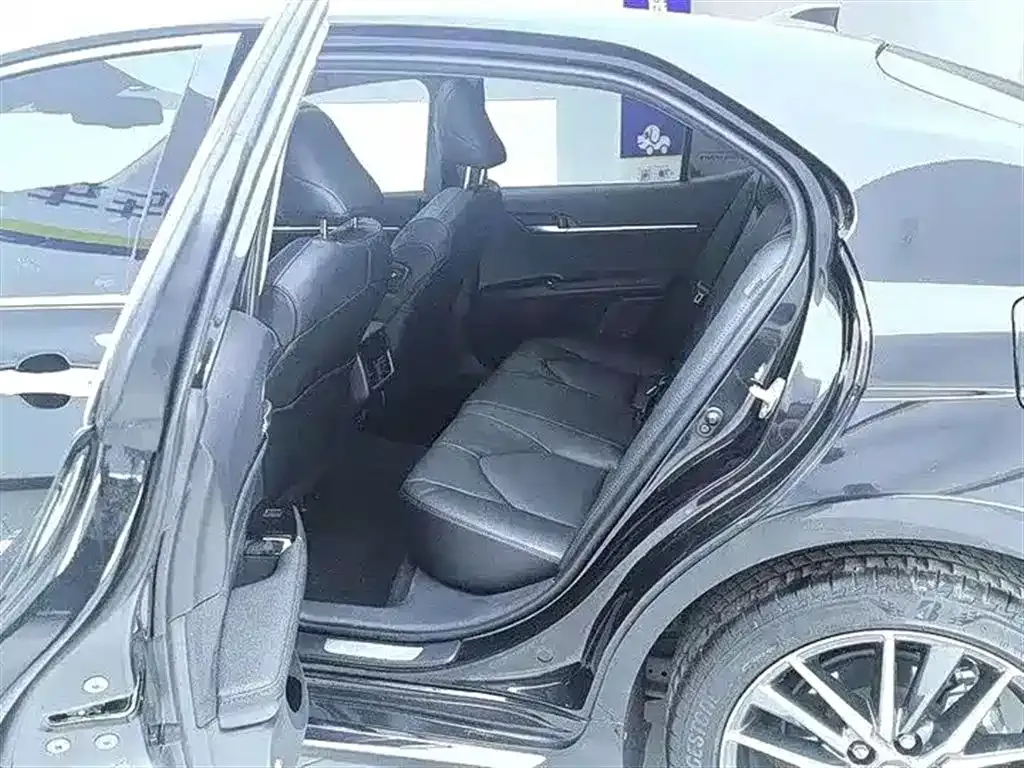 Toyota Camry 2023 из CN, фото 10