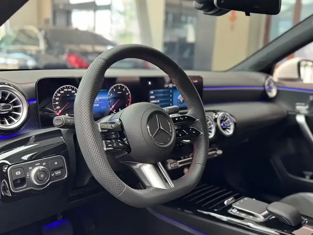 Mercedes-Benz A-Class 2024 из CN, фото 3