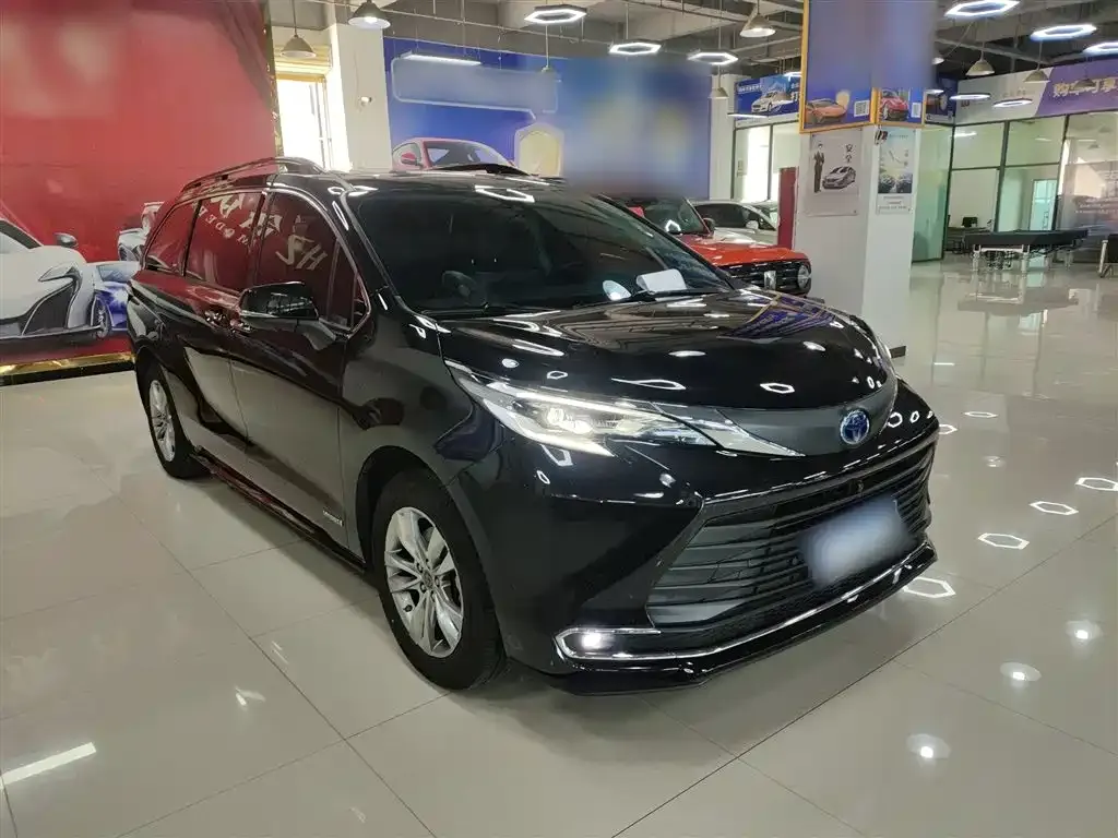 Toyota Sienna 2023 из CN, фото 4