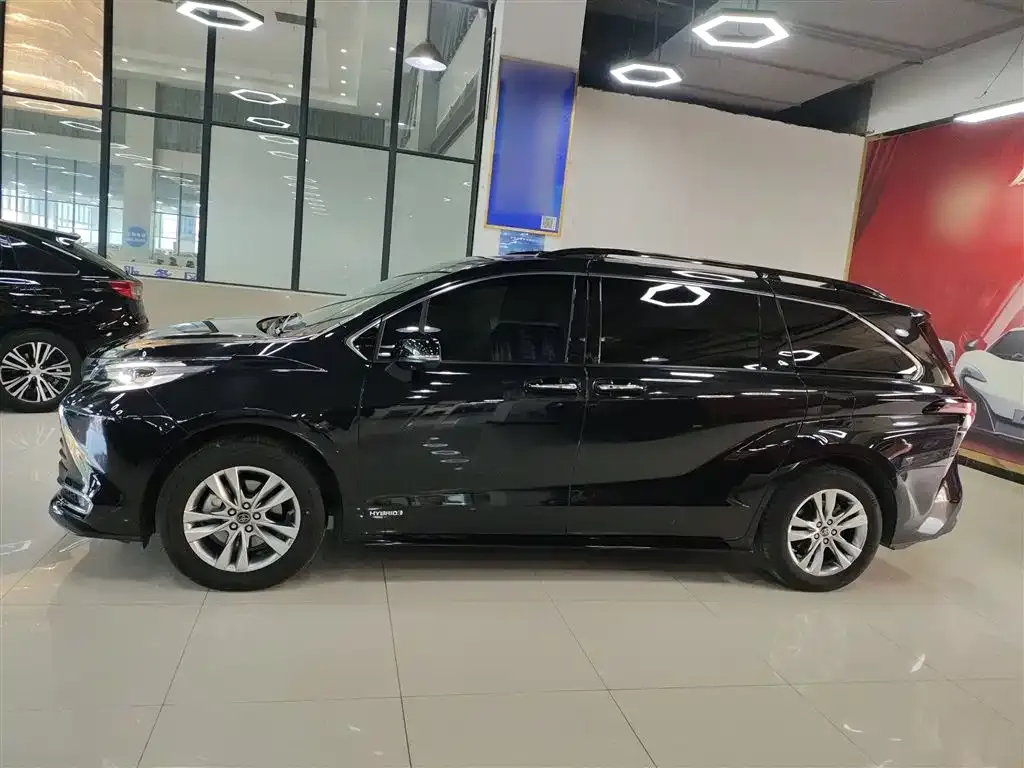 Toyota Sienna 2023 из CN, фото 10