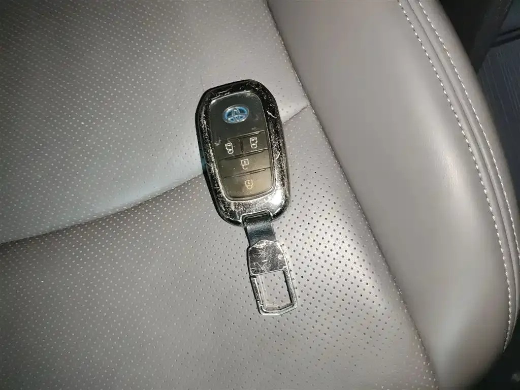 Toyota Sienna 2023 из CN, фото 7
