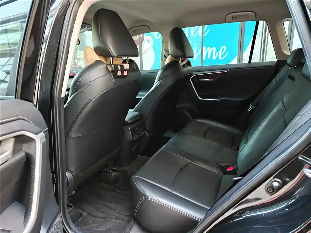 Toyota Wildlander 2023 из CN, фото 3