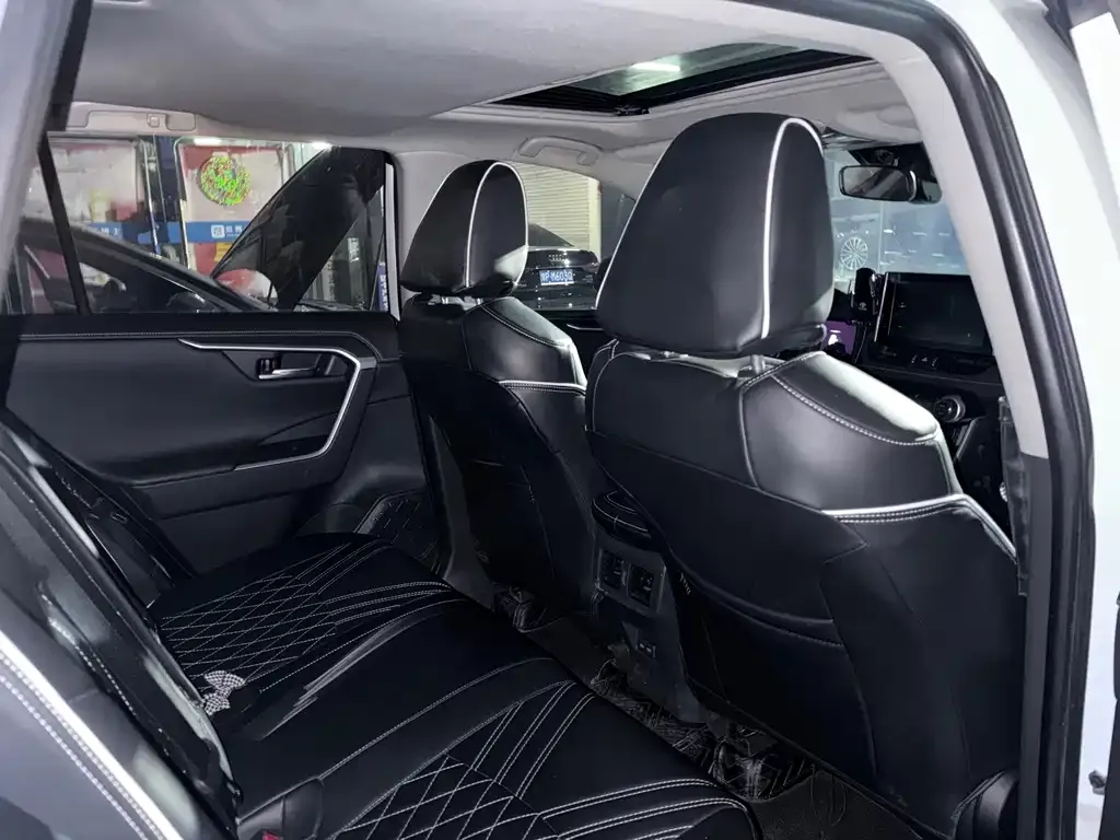 Toyota RAV4 2022 из CN, фото 10